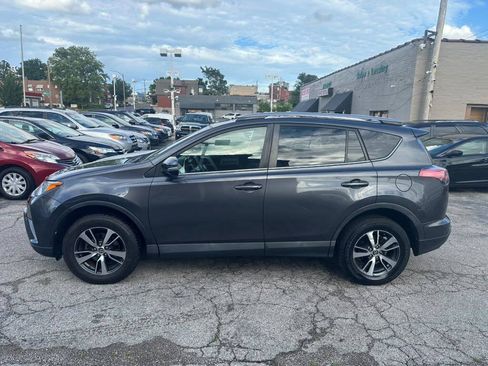 Used 2018 Toyota RAV4 XLE w/ Plus Extra Value Package AWD/4WD image 5