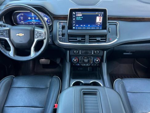 Used 2023 Chevrolet Suburban Premier AWD/4WD image 16