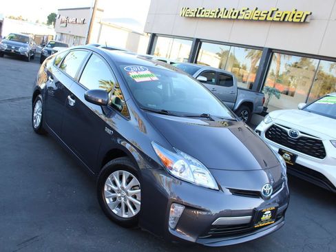 Used 2015 Toyota Prius Prime Plug-In Hybrid FWD image 38
