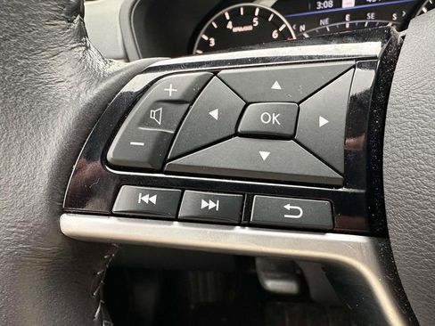 Used 2023 Nissan Altima 2.5 SV w/ SV Premium Package AWD/4WD image 18
