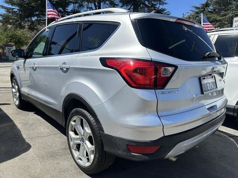 Used 2019 Ford Escape Titanium FWD image 4