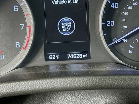 Used 2017 Hyundai Elantra Limited w/ Limited Tech Package 04 image 19