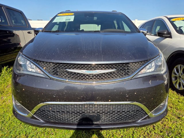 Used 2020 Chrysler Pacifica Limited w/ Advanced Safetytec Group FWD image 2