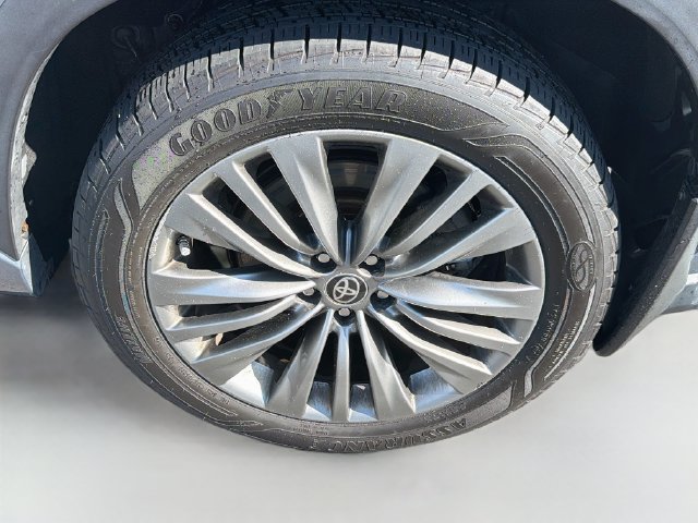 Used 2020 Toyota Highlander Platinum AWD/4WD image 10