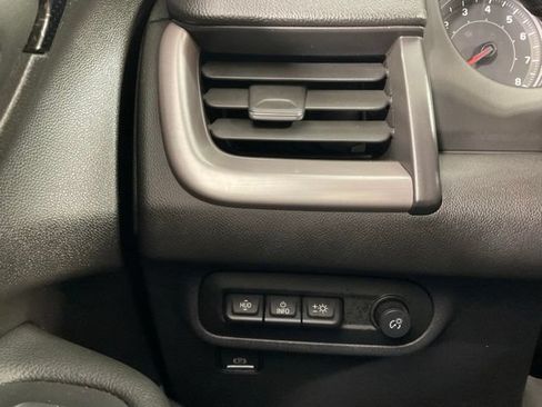 Used 2024 GMC Terrain AT4 w/ Infotainment Package II AWD/4WD image 28