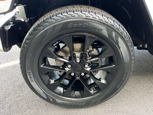 Used 2021 Jeep Gladiator Overland AWD/4WD image 24