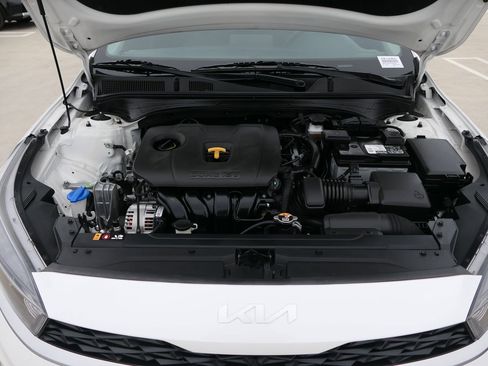 Used 2023 Kia Forte LXS image 32