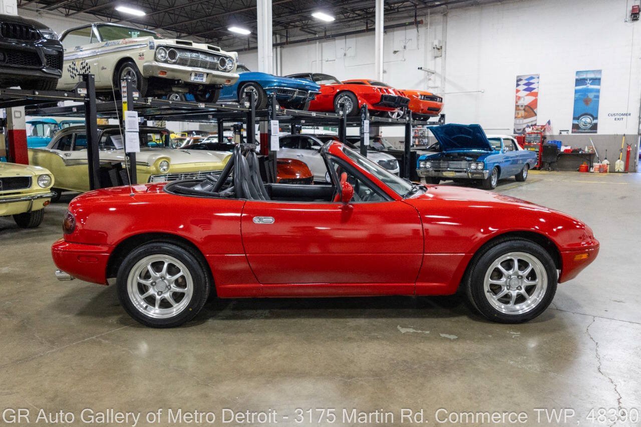 Used 1996 MAZDA MX-5 Miata RWD image 9