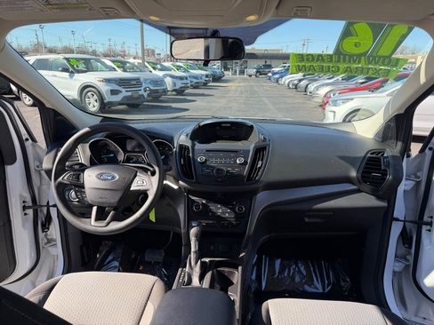 Used 2017 Ford Escape SE FWD image 18