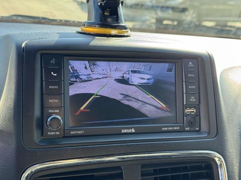 Used 2019 Dodge Grand Caravan SXT image 26