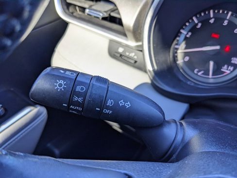 Used 2021 Toyota Highlander XLE image 54