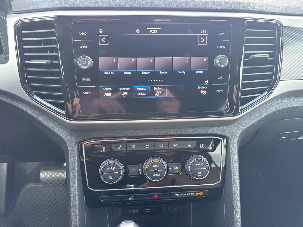 Used 2022 Volkswagen Atlas Cross Sport SE FWD image 17