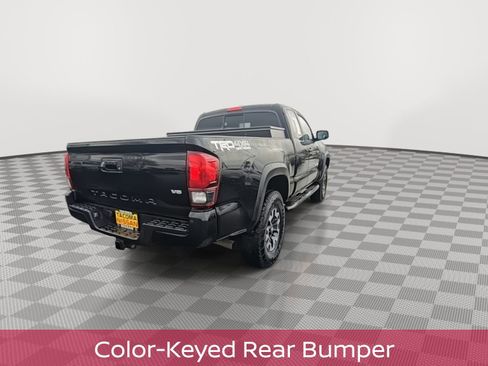 Used 2019 Toyota Tacoma TRD Off-Road image 9