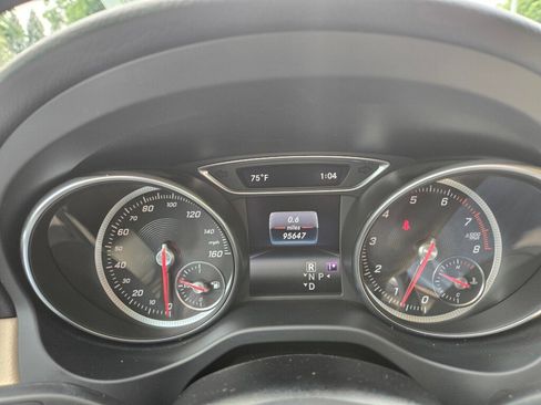 Used 2019 Mercedes-Benz GLA 250 4MATIC image 24