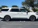 Used 2024 Kia Carnival EX image 3