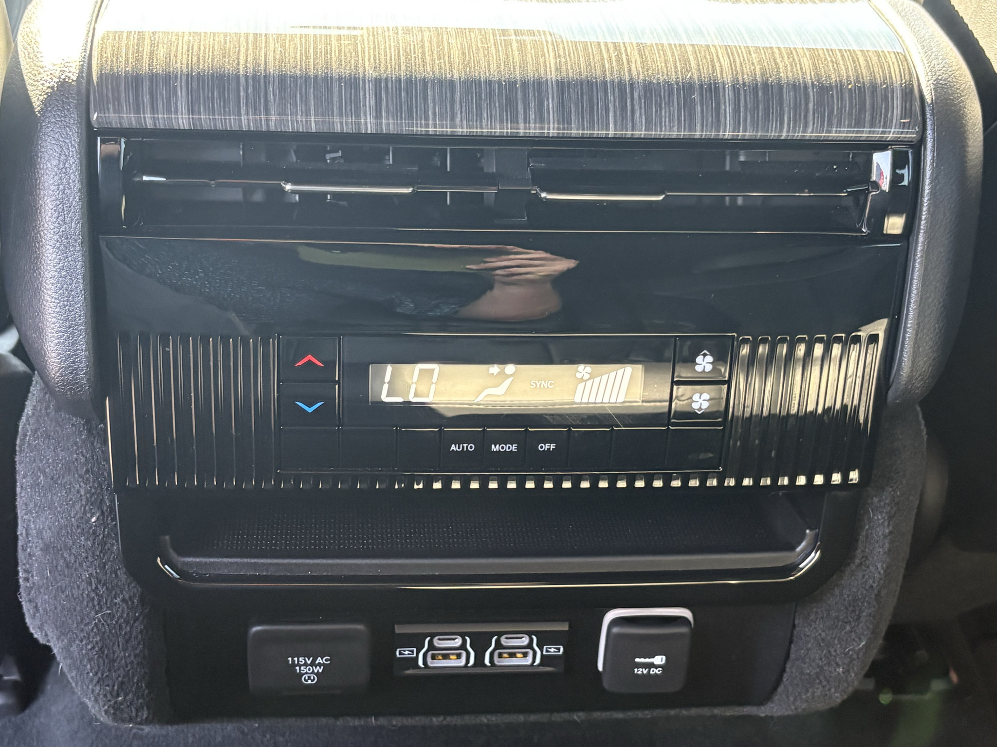 Used 2022 Jeep Wagoneer Series II AWD/4WD image 30