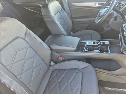 Used 2024 Volkswagen Atlas Cross Sport SE image 15