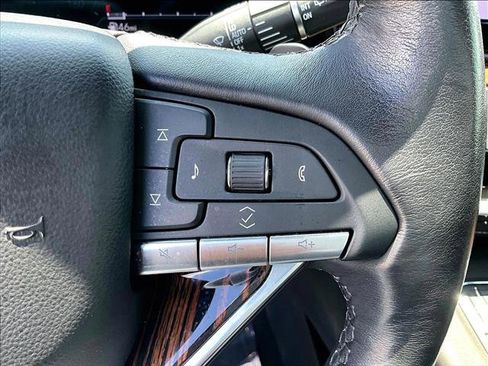 Used 2023 Cadillac Escalade Premium Luxury RWD image 21