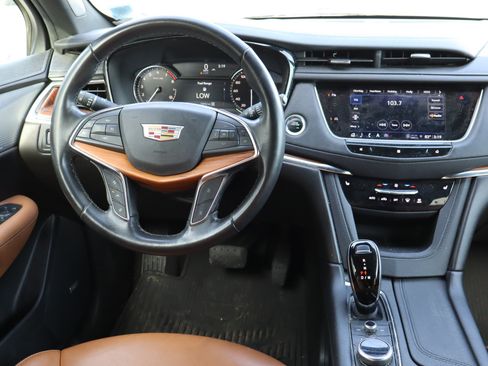 Used 2021 Cadillac XT5 Premium Luxury AWD/4WD image 15