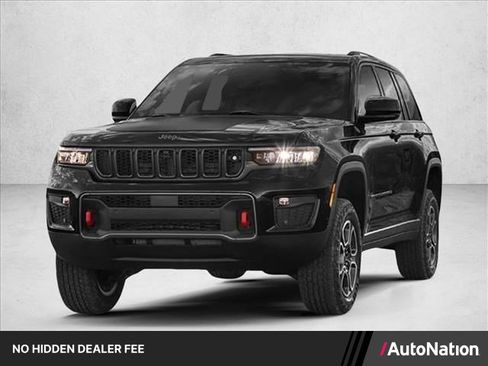 Used 2023 Jeep Grand Cherokee Limited w/ Luxury Tech Group II AWD/4WD image 1