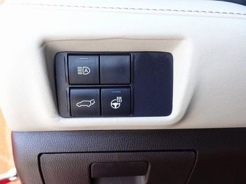 Used 2022 Toyota Highlander Limited image 18