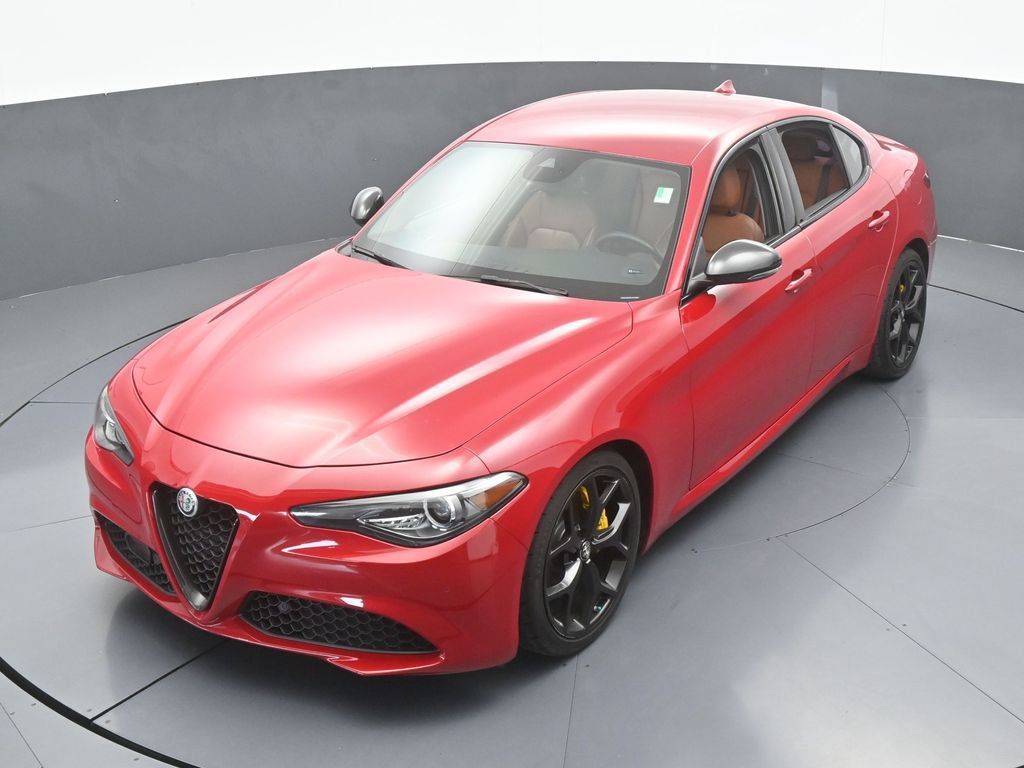 Used 2020 Alfa Romeo Giulia w/ Nero Edizione RWD image 42