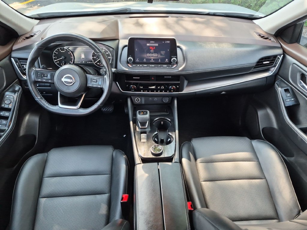 Used 2023 Nissan Rogue SV w/ SV Premium B Package AWD/4WD image 25
