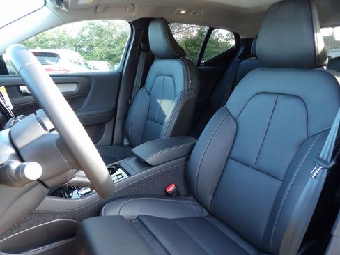 New 2026 Volvo XC40 B4 Plus image 12