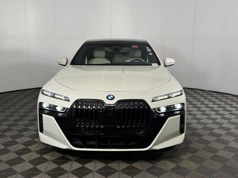 Used 2023 BMW 740i w/ Executive Package RWD image 11