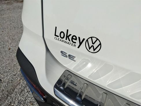 New 2025 Volkswagen Taos SE image 14