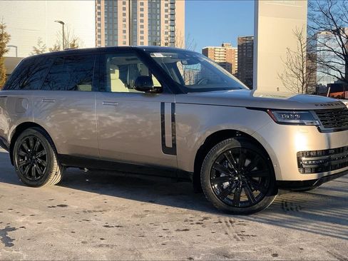 New 2026 Land Rover Range Rover SE image 2
