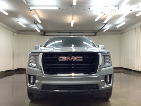 Used 2024 GMC Yukon SLE w/ Gmc Pro Safety Plus Package image 12