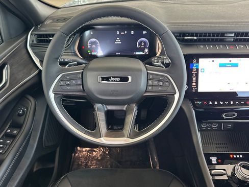 New 2026 Jeep Grand Cherokee Altitude image 15