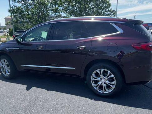 Used 2021 Buick Enclave Avenir w/ Avenir Technology Package FWD image 6
