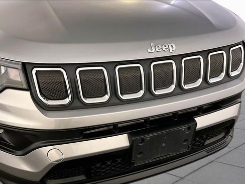 Used 2022 Jeep Compass Latitude w/ Sun and Sound Group AWD/4WD image 32
