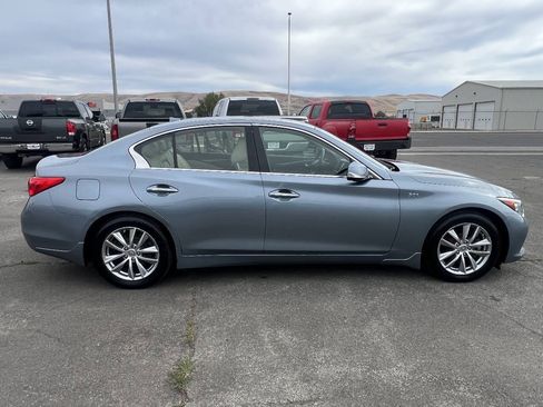 Used 2017 INFINITI Q50 3.0t Premium w/ Driver Assistance Package RWD image 5