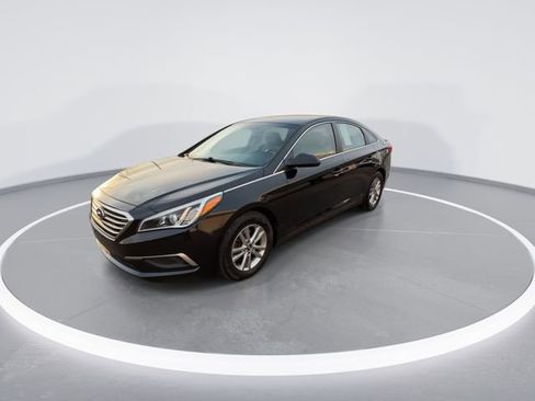 Used 2017 Hyundai Sonata SE w/ Cargo Package image 4