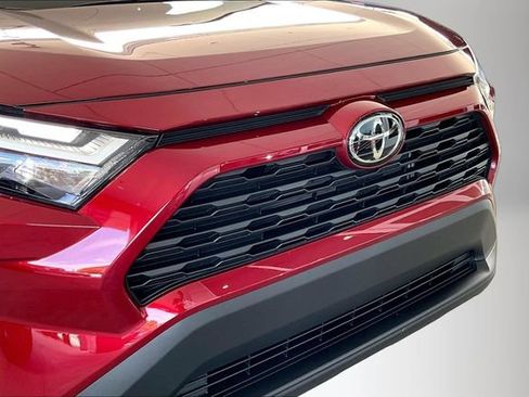Used 2025 Toyota RAV4 XLE w/ Convenience Package FWD image 28
