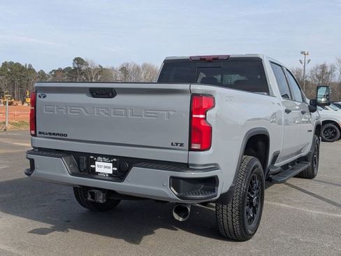 Used 2024 Chevrolet Silverado 2500 LTZ w/ LTZ Plus Package image 3