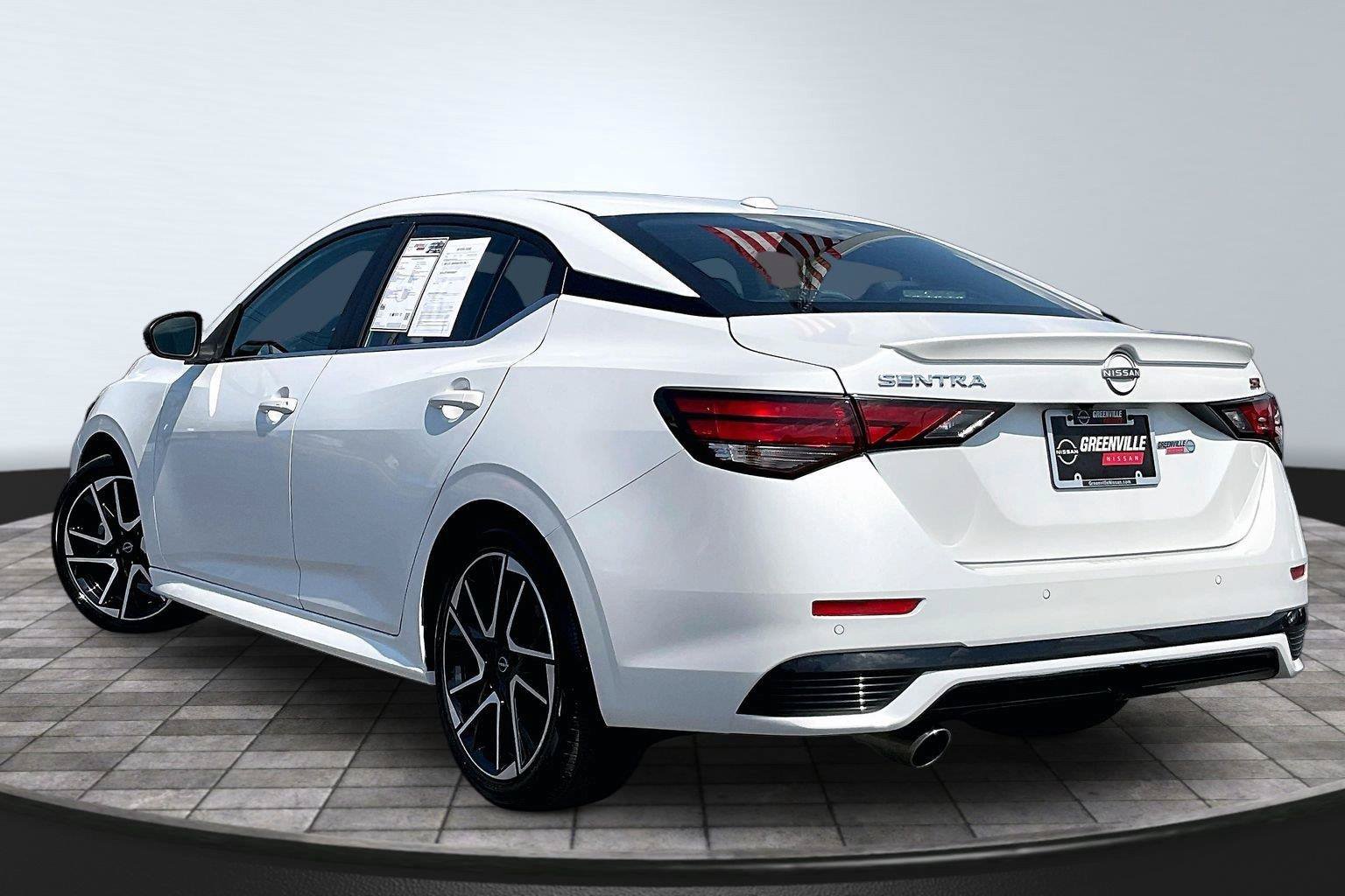 Certified 2025 Nissan Sentra SR FWD image 3