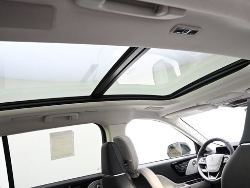 New 2026 Lincoln Aviator Reserve AWD/4WD image 17