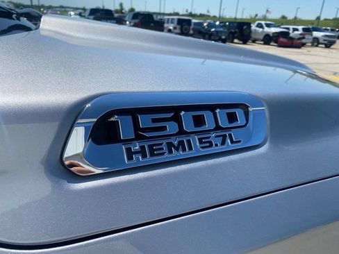 Used 2022 RAM 1500 Big Horn AWD/4WD image 4