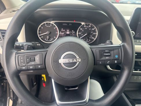 Used 2024 Nissan Rogue SV FWD image 13