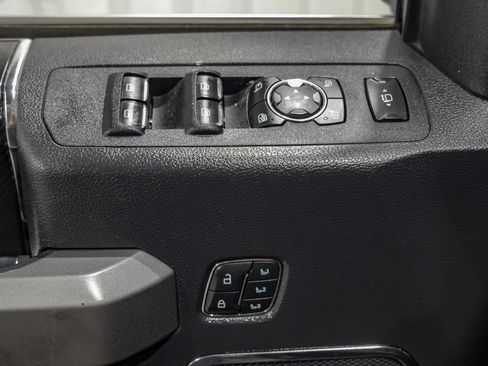 Used 2022 Ford F250 Platinum w/ FX4 Off-Road Package AWD/4WD image 45