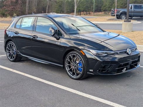 New 2026 Volkswagen Golf image 2