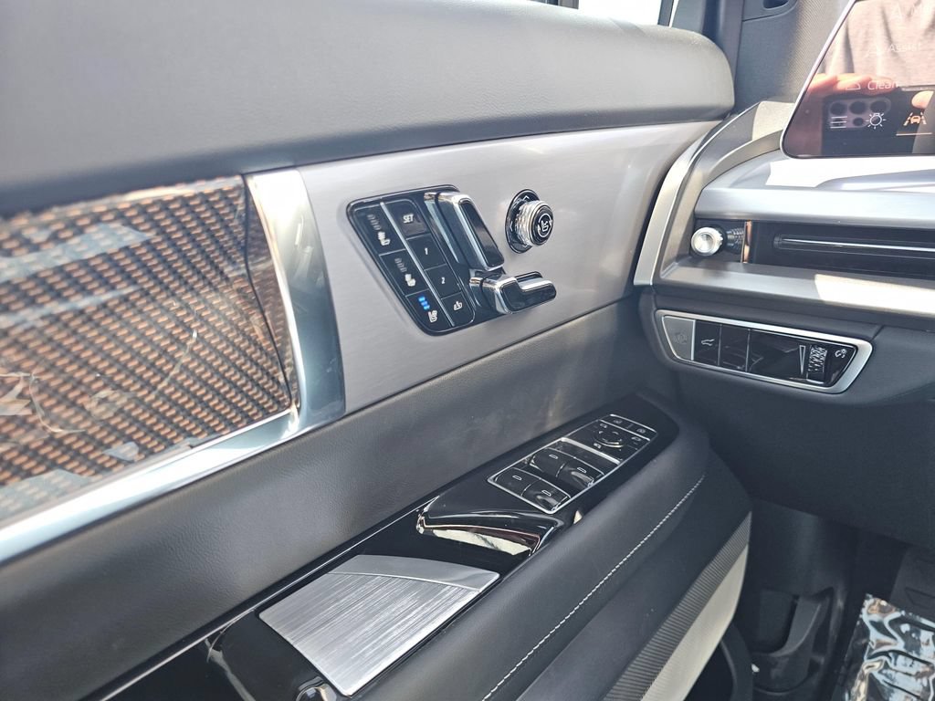New 2027 Cadillac Vistiq Luxury AWD/4WD image 34