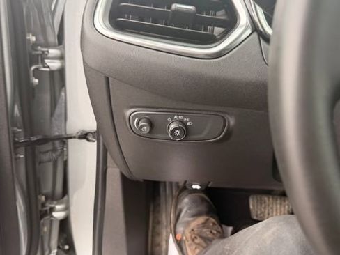 Used 2024 Chevrolet Equinox LT image 21