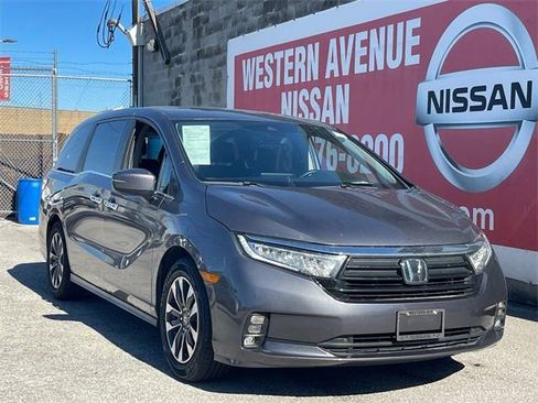 Used 2024 Honda Odyssey EX-L image 2