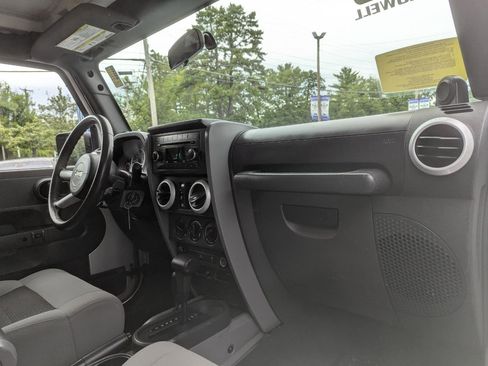 Used 2010 Jeep Wrangler Unlimited Sahara w/ Trailer Tow Group AWD/4WD image 29