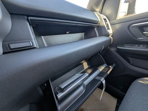 New 2026 RAM 1500 4x4 Crew Cab image 34